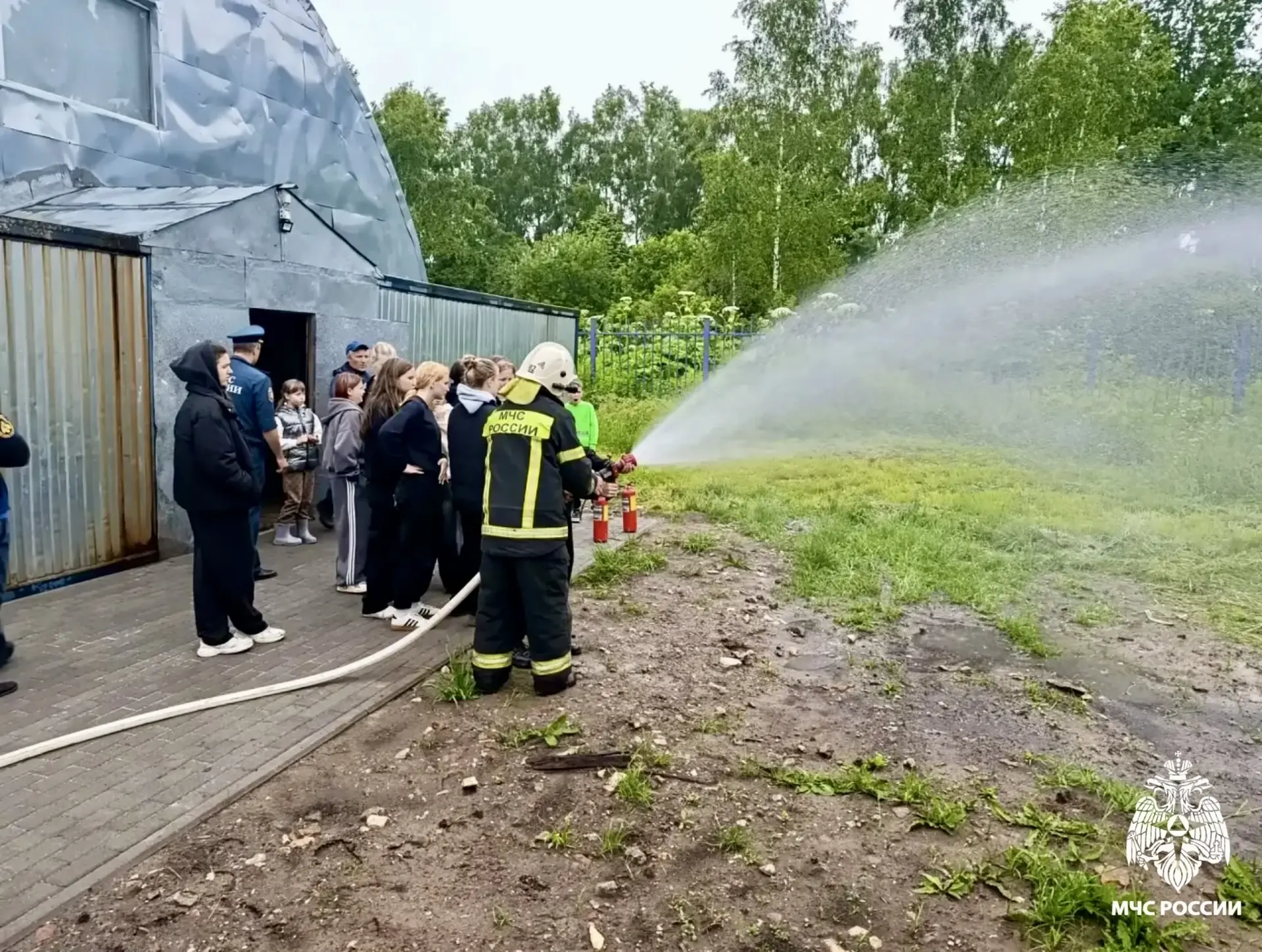🔔Спасатели в гостях у юных патриотов

🚒 Сотрудники Ржевского пожарно‑спасательного гарнизона совме
