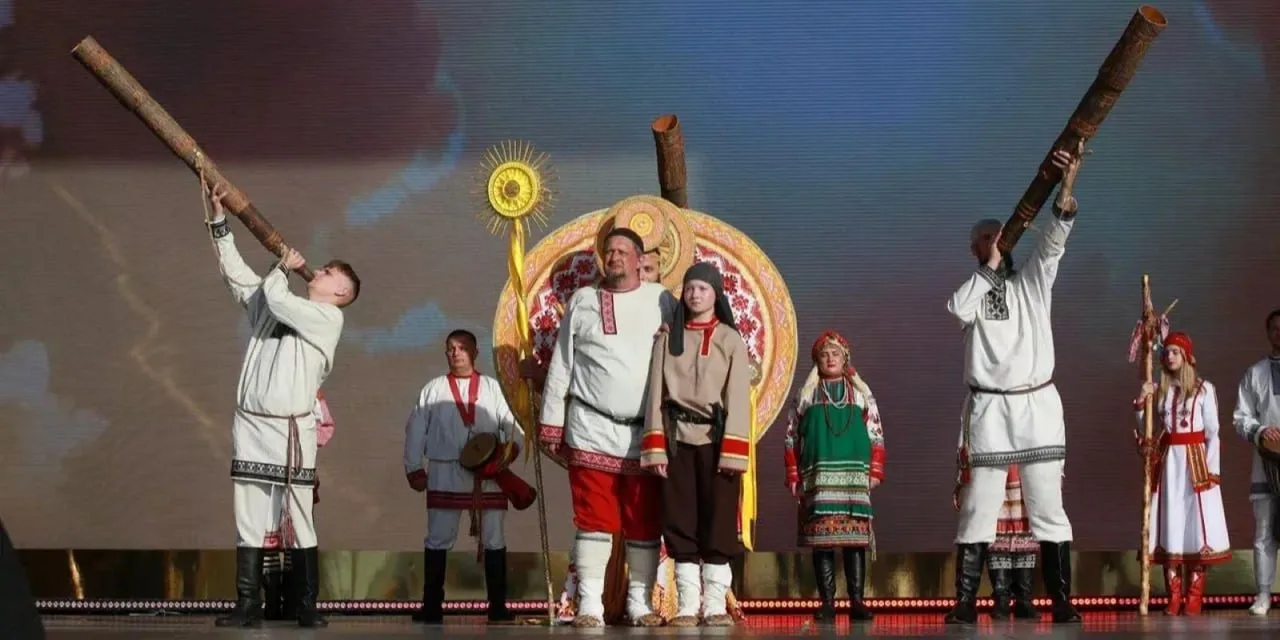 🎉 Мордовский национальный праздник «Шумбрат» в саду «Эрмитаж» — концерты, ярмарка и ма...