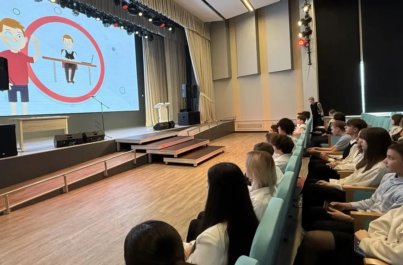 🇷🇺✨ «Мы — граждане России!» 🇷🇺  14 мая в школе «Перспектива» состоялась торжественная церемония вруч