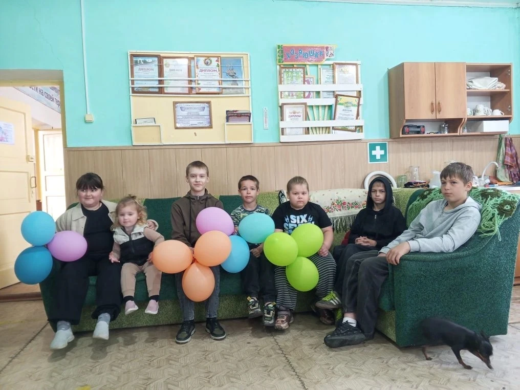 1 июня в Родионовском сельском доме культуры прошла игровая программа " Пусть детство з...