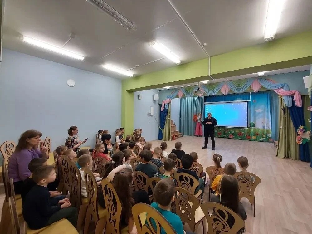 🚒 Пожарно-спасательные отряды: главное за неделю   ⭐ ПСО Адмиралтейского района Сотрудники отряда пр
