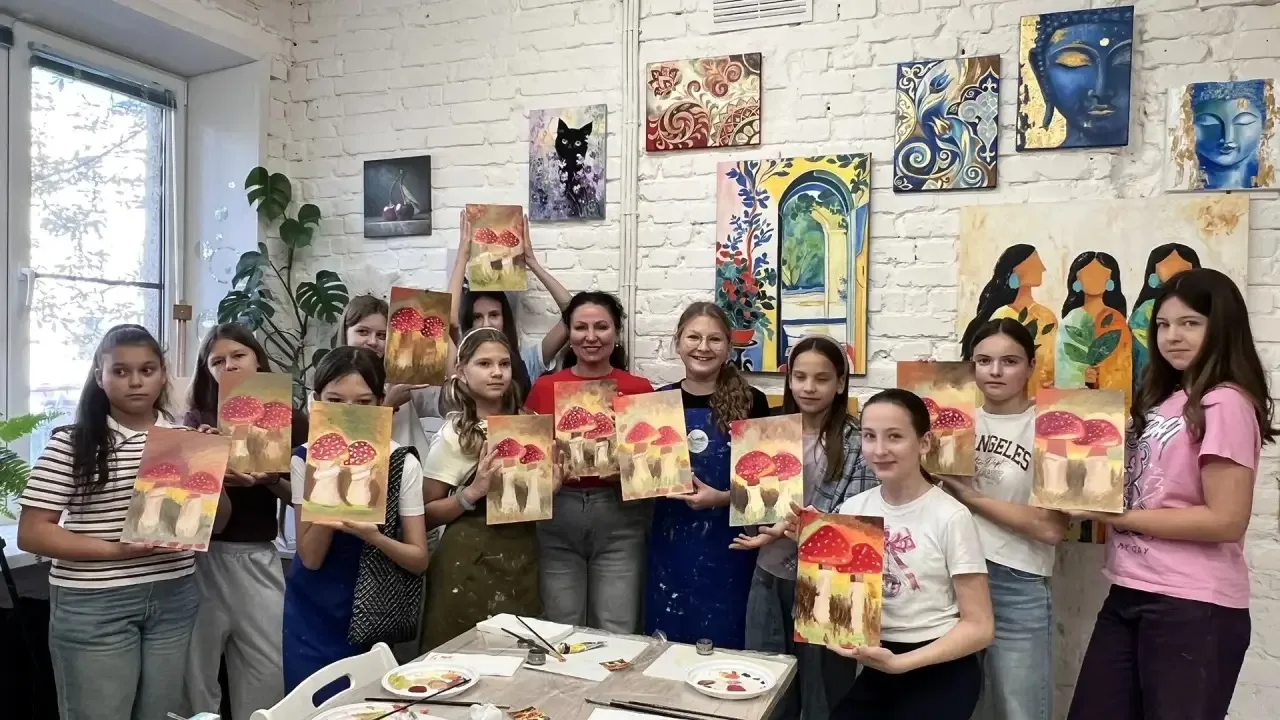 Творческий мастер-класс: ученики 6 «Б» класса освоили основы живописи🎨