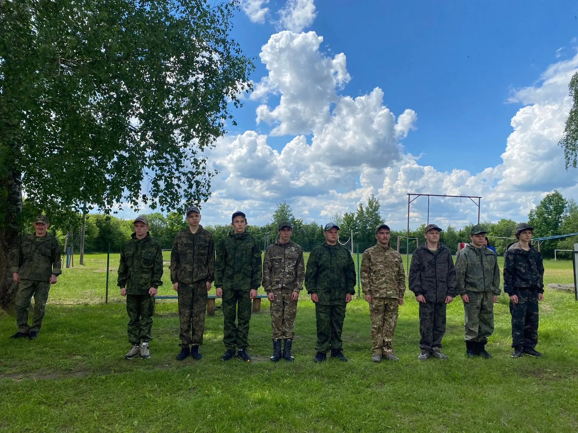 На базе МБОУ «Судбищенская СОШ» стартовали военно‑полевые сборы для десятиклассников. Мероприятие пр