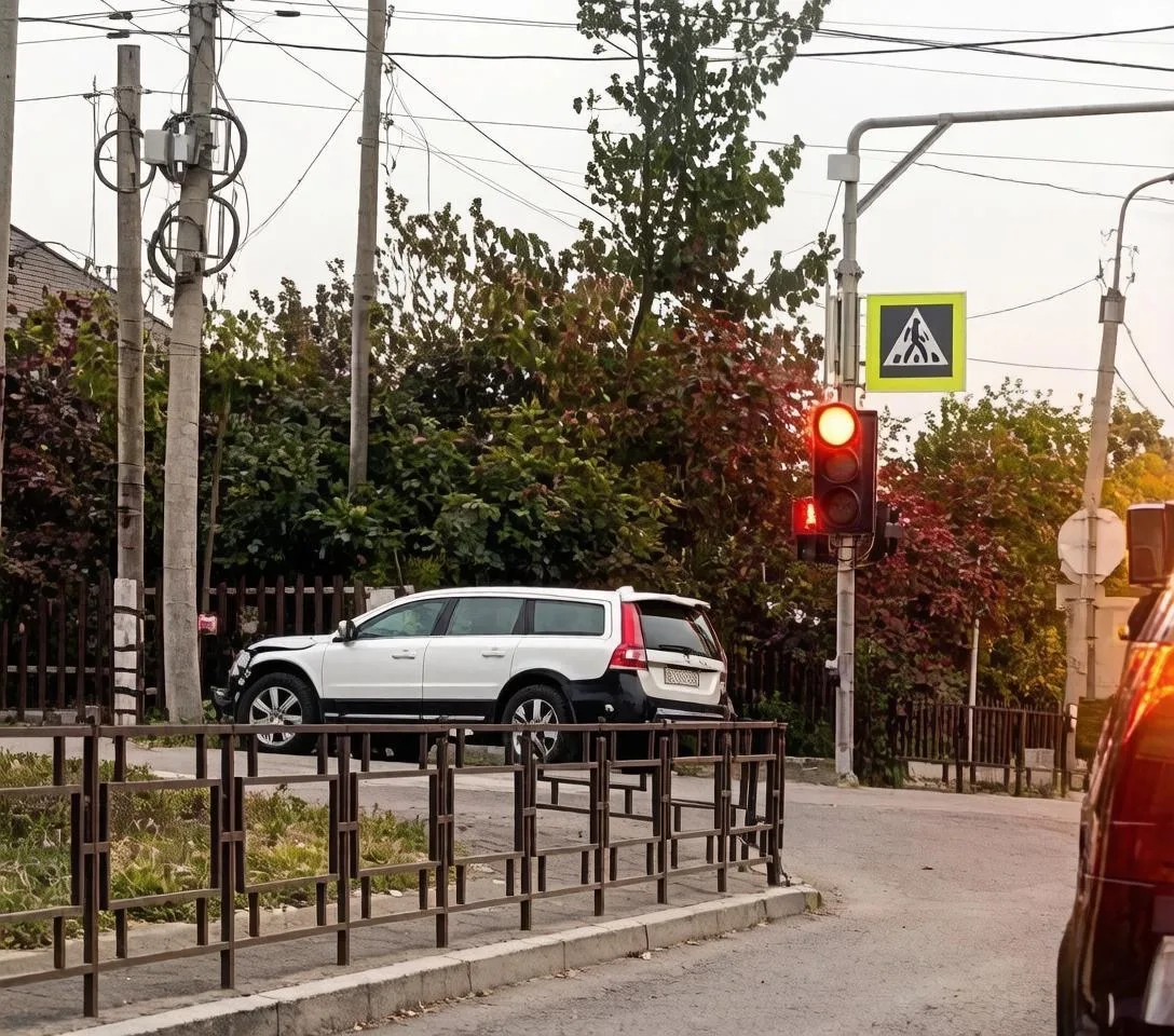 На перекрестке Металлистов-Седова сегодня произошло ДТП.