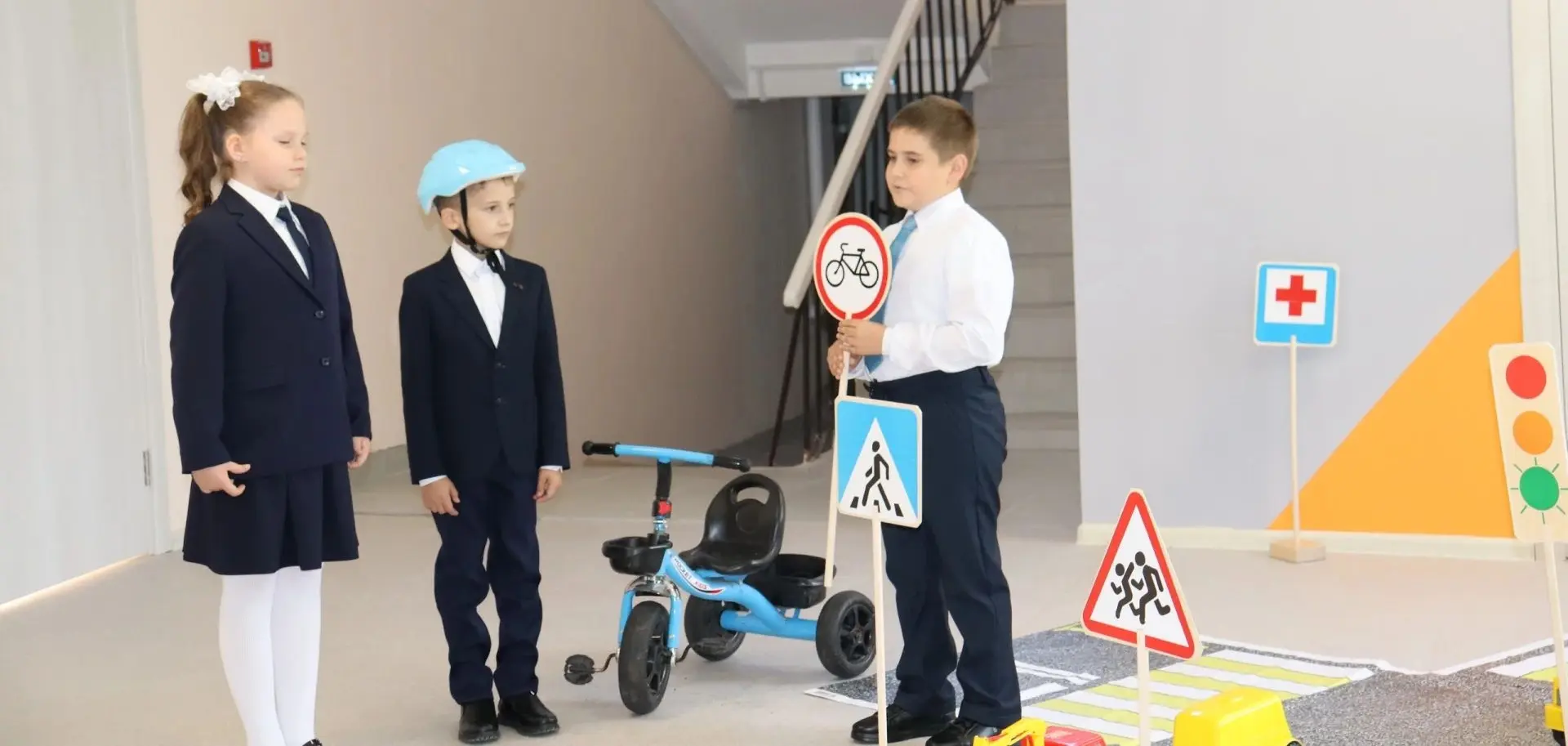 🚦 УРОК ПО ПРАВИЛАМ ДОРОЖНОГО ДВИЖЕНИЯ🚦
