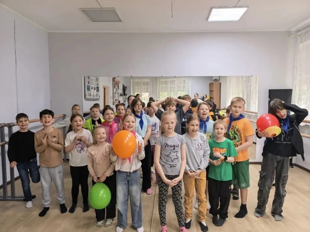 ☀️1 июня 2026 года в клубе по месту жительства «Молодая гвардия» был проведен флешмоб, ...