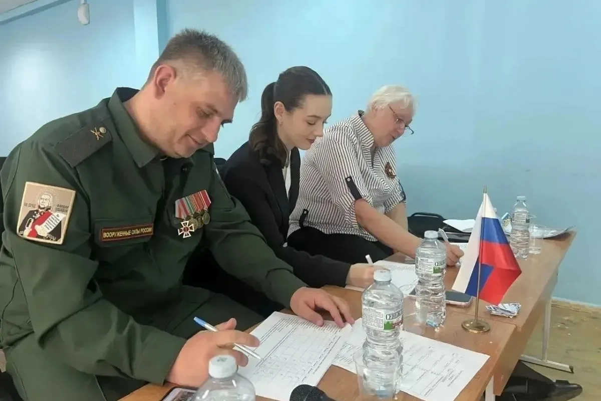Единство в музыке!  В Луховском лицее прошёл конкурс патриотической песни. В актовом зале царила осо