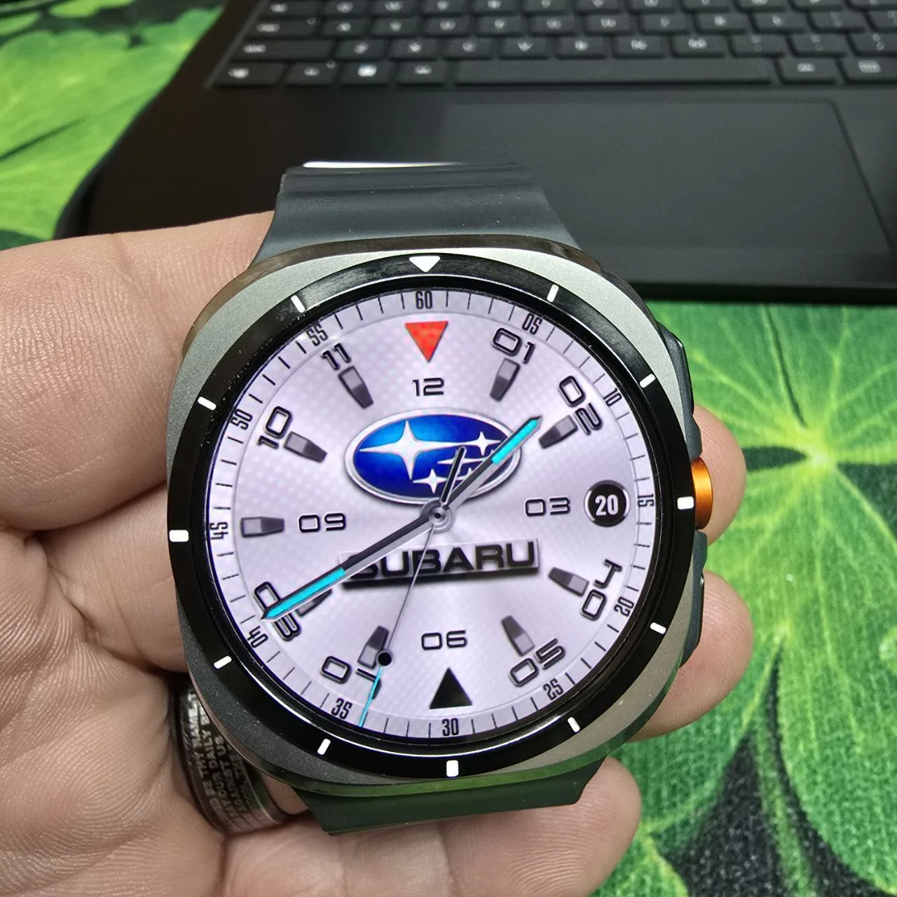 #WatchFace Простой Аналоговый циферблат с логотипом любителей Subaru