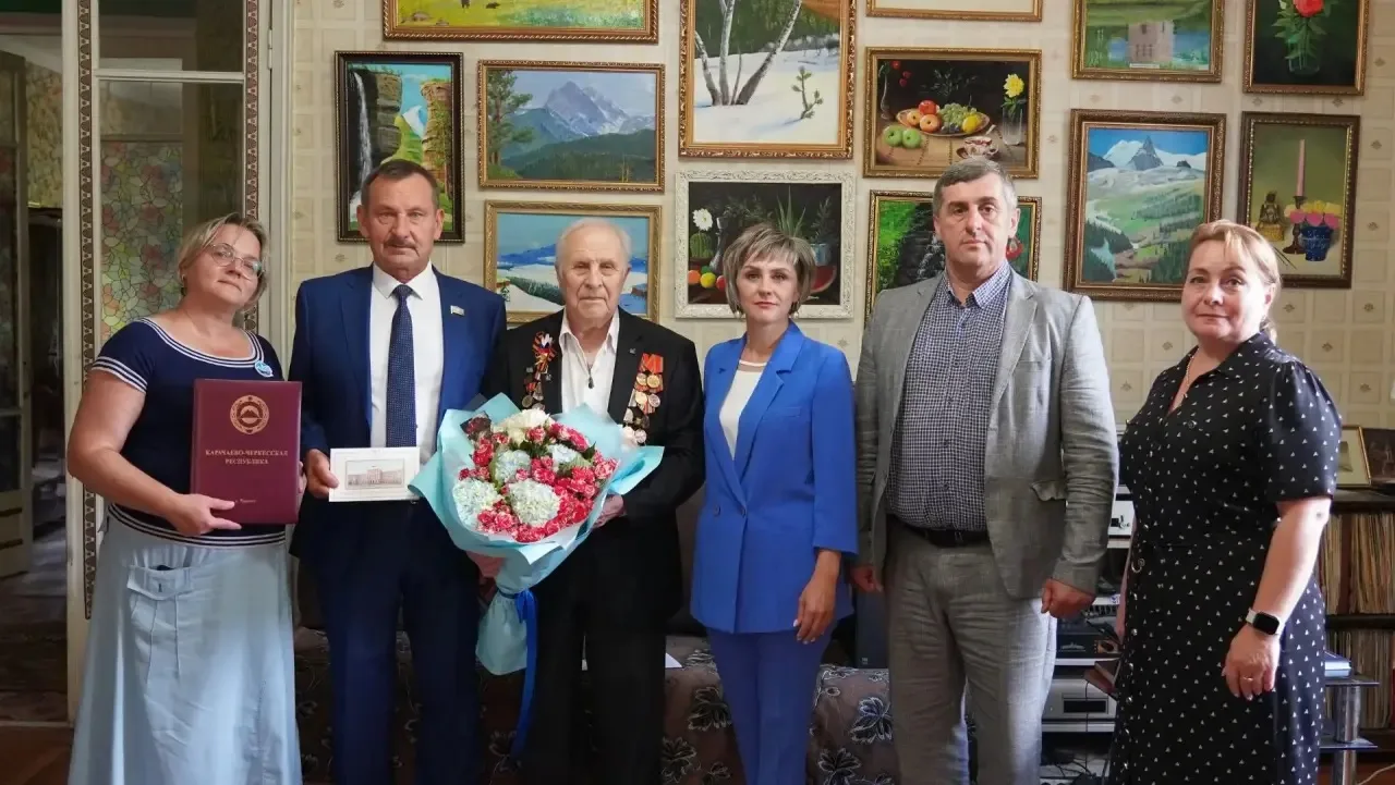 Человек-легенда: в Архызе поздравили с 94-летием выдающегося ученого Юрия Глаголевского