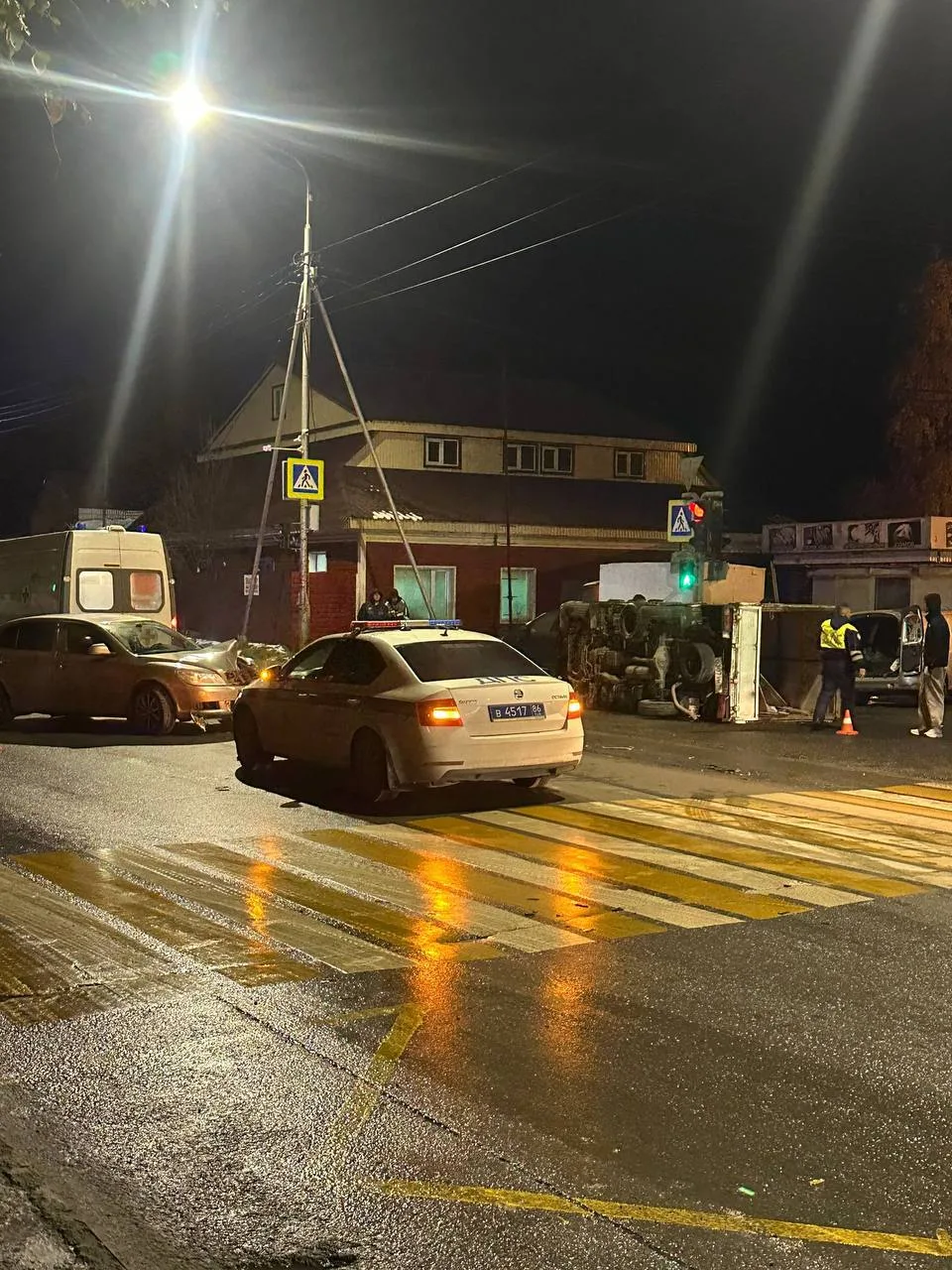 здравствуйте,Авария возле магазина "Услада" произошла примерно в 19:30