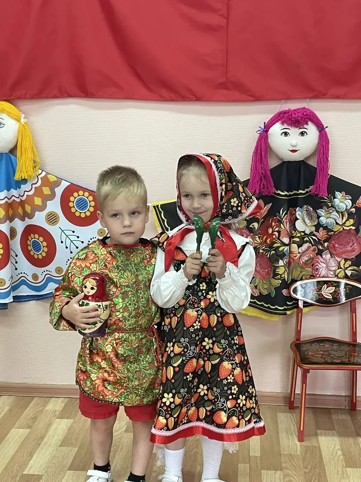 Уважаемые родители, дорогие ребята и коллеги! Поздравляем вас с Днём России! 🇷🇺

Для воспитанников