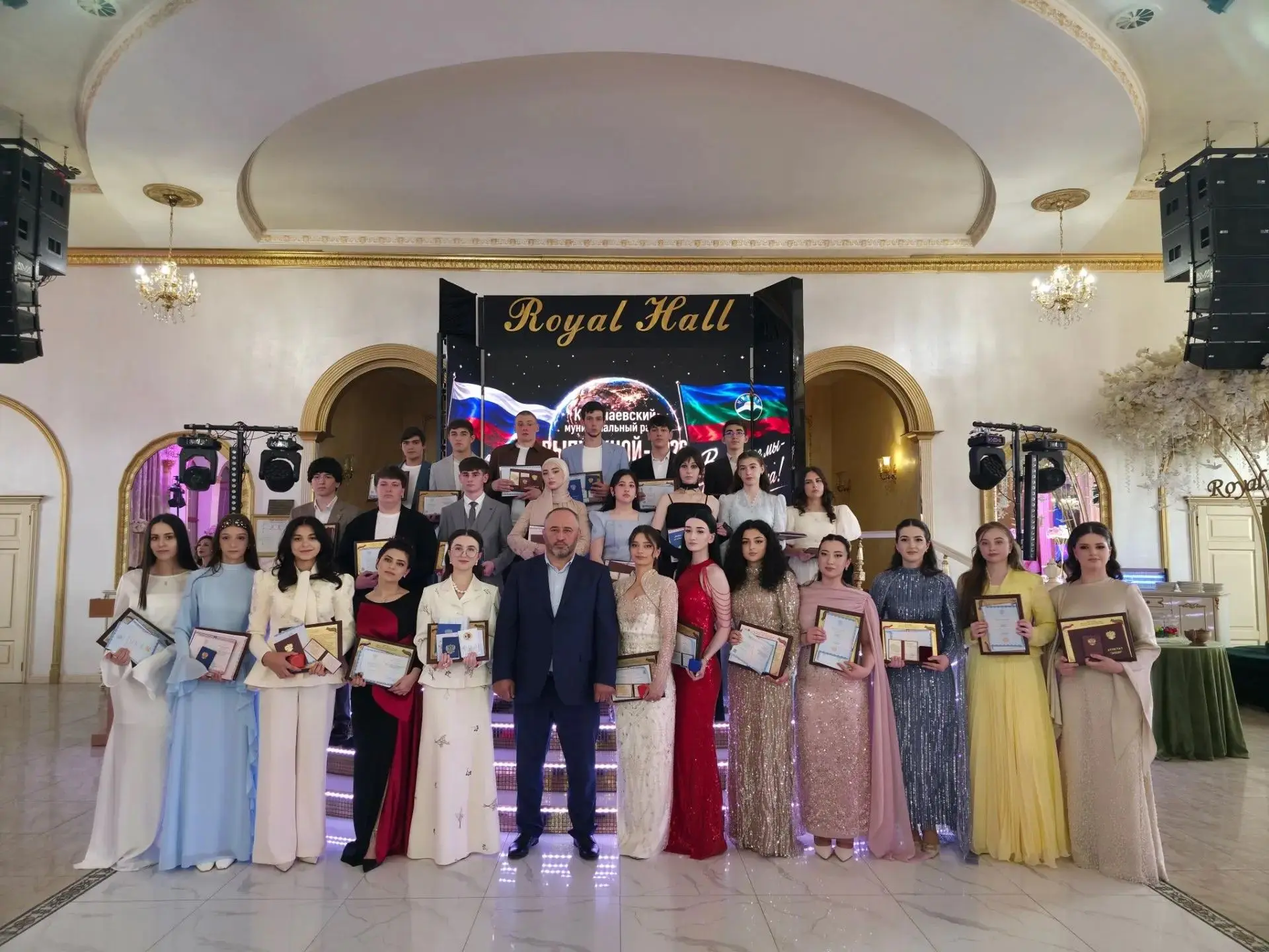 В День молодёжи в главном зале ГРК «Royal Hall» состоялось торжественное мероприятие «В...