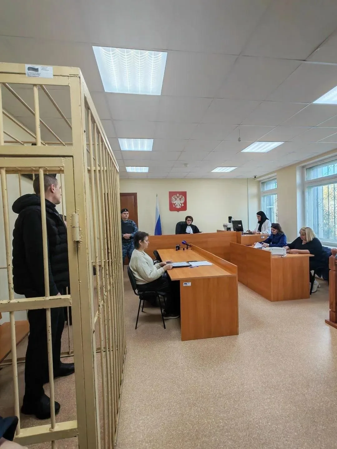 Суд в Ревде начал рассматривать дело Антона Черкасова. Его обвиняют в хулиганстве с при...