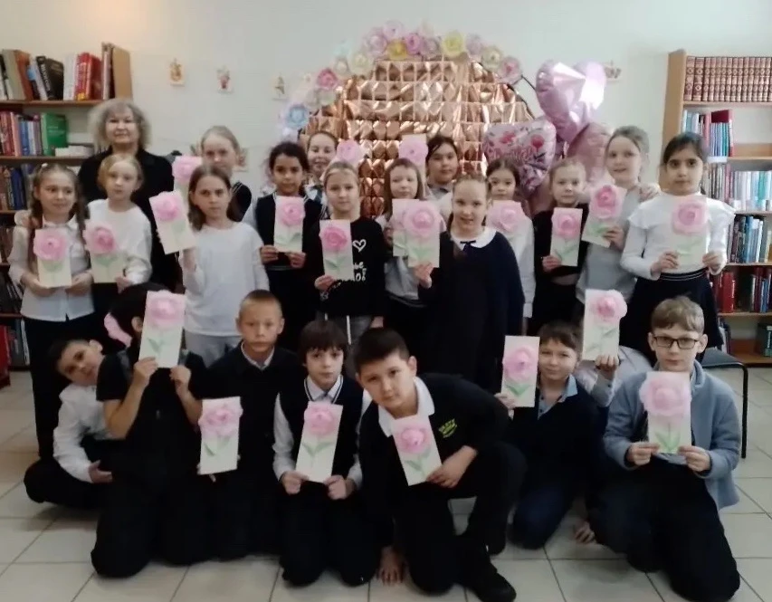 🌸УВЛЕКАТЕЛЬНОЕ ПУТЕШЕСТВИЕ В МИР ТВОРЧЕСТВА🌸  Недавно ребята из 3а класса вместе с классным руководи