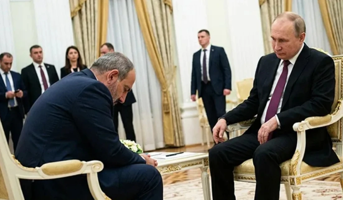 Пашинян пошёл на поклон: звонок Путину расставил всё по местам

Владимир Путин и Никол Пашинян пог