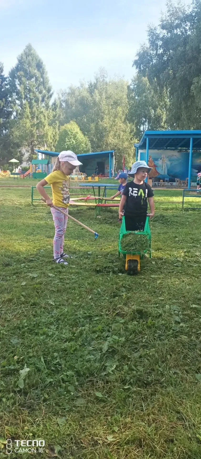 🌿 Трудовой десант в детском саду! 🌿
