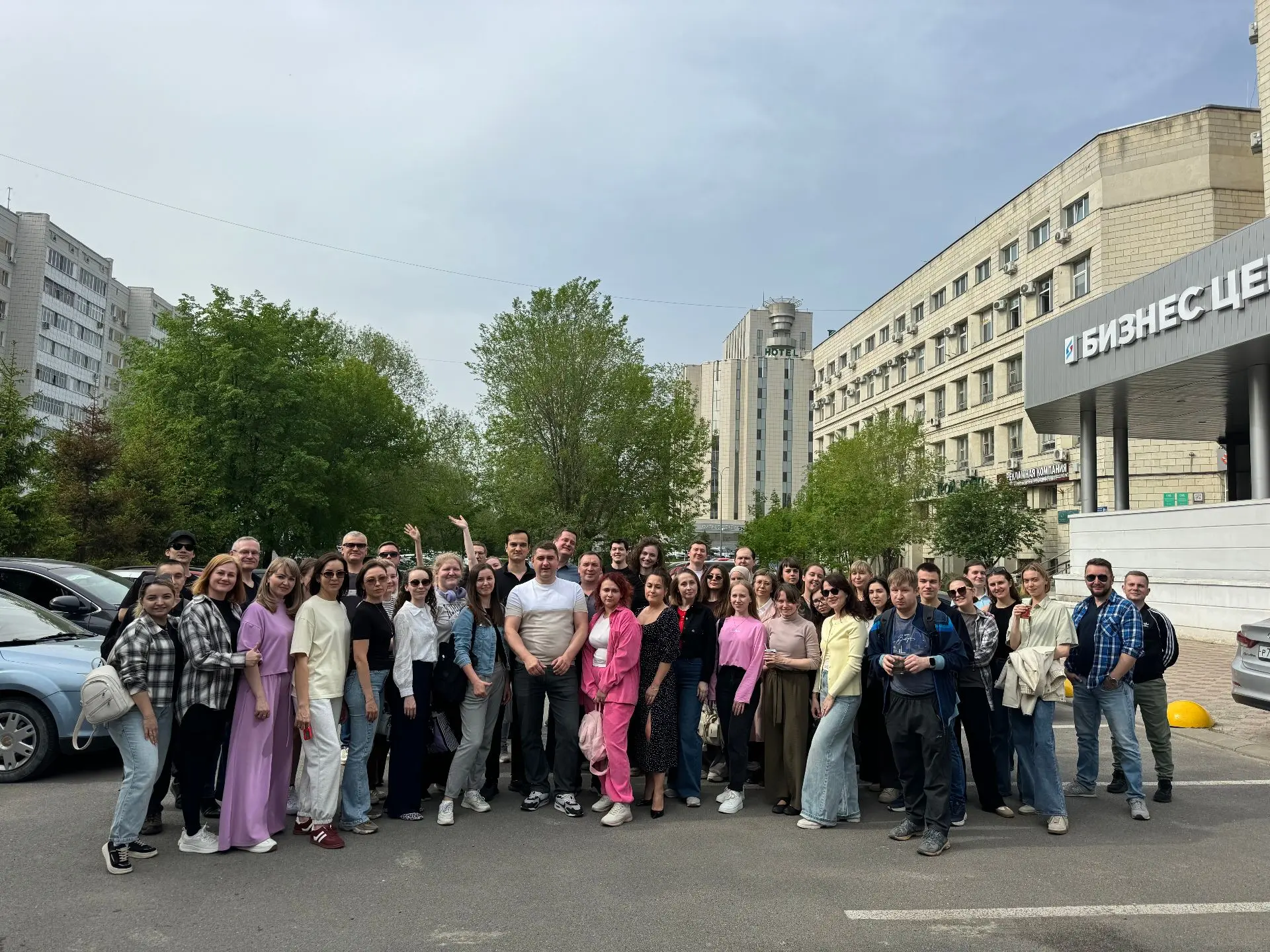 🧹🌿В преддверии городского субботника коллектив ФПД РТ провел уборку на территории и в...