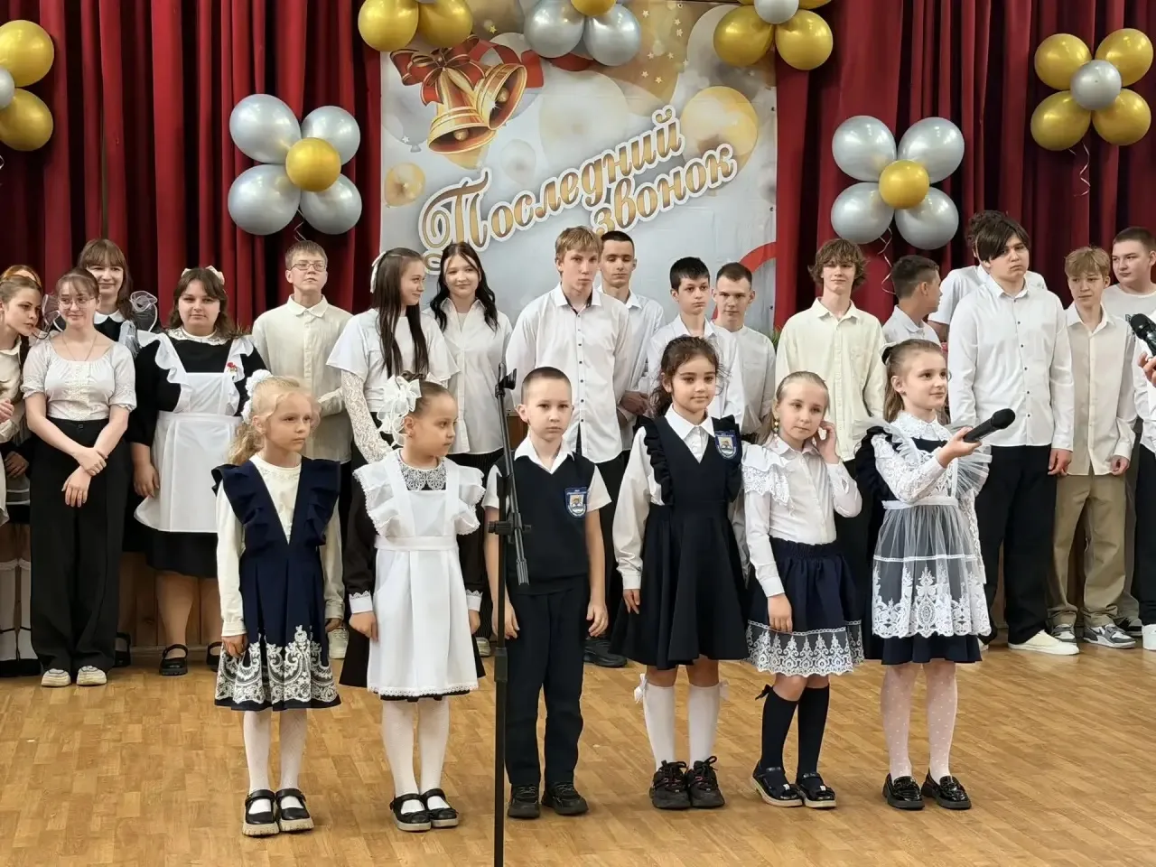 🔔 Последний звонок для девятиклассников: прощание со школой и шаг к новым горизонтам! 🔔  В МОУ «Глеб
