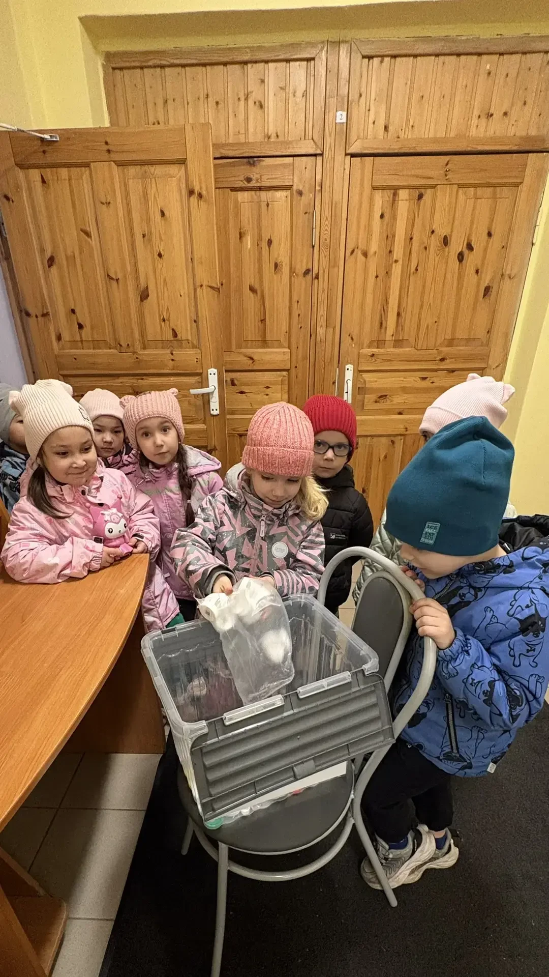 Ребята из старшей группы активно принимают участие в акции «Крышечки ДоброТы»
