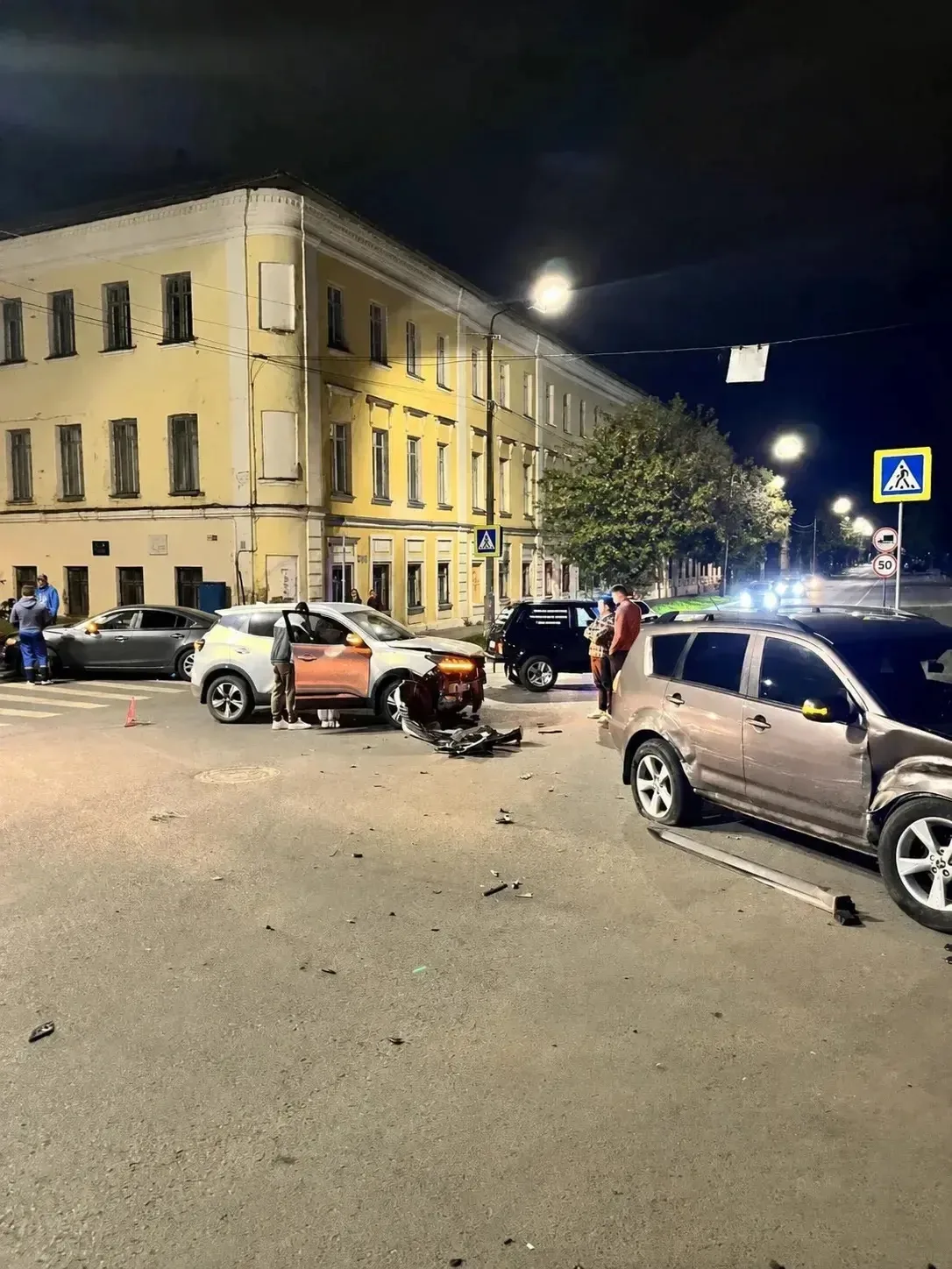 Авария из 4 машин на улице 1 мая
