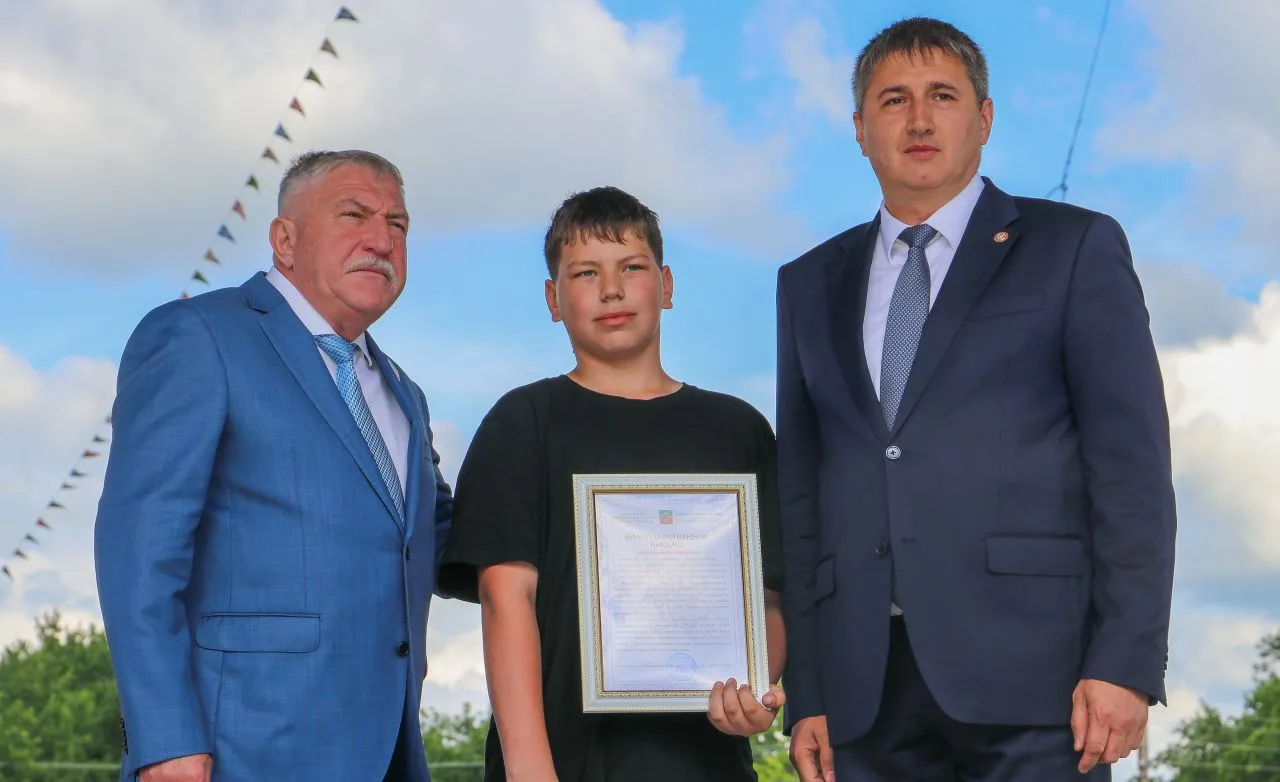 Учащийся 8 класса Кузнецов Н. награждён благодарственным письмом главы Бавлинского муниципального ра