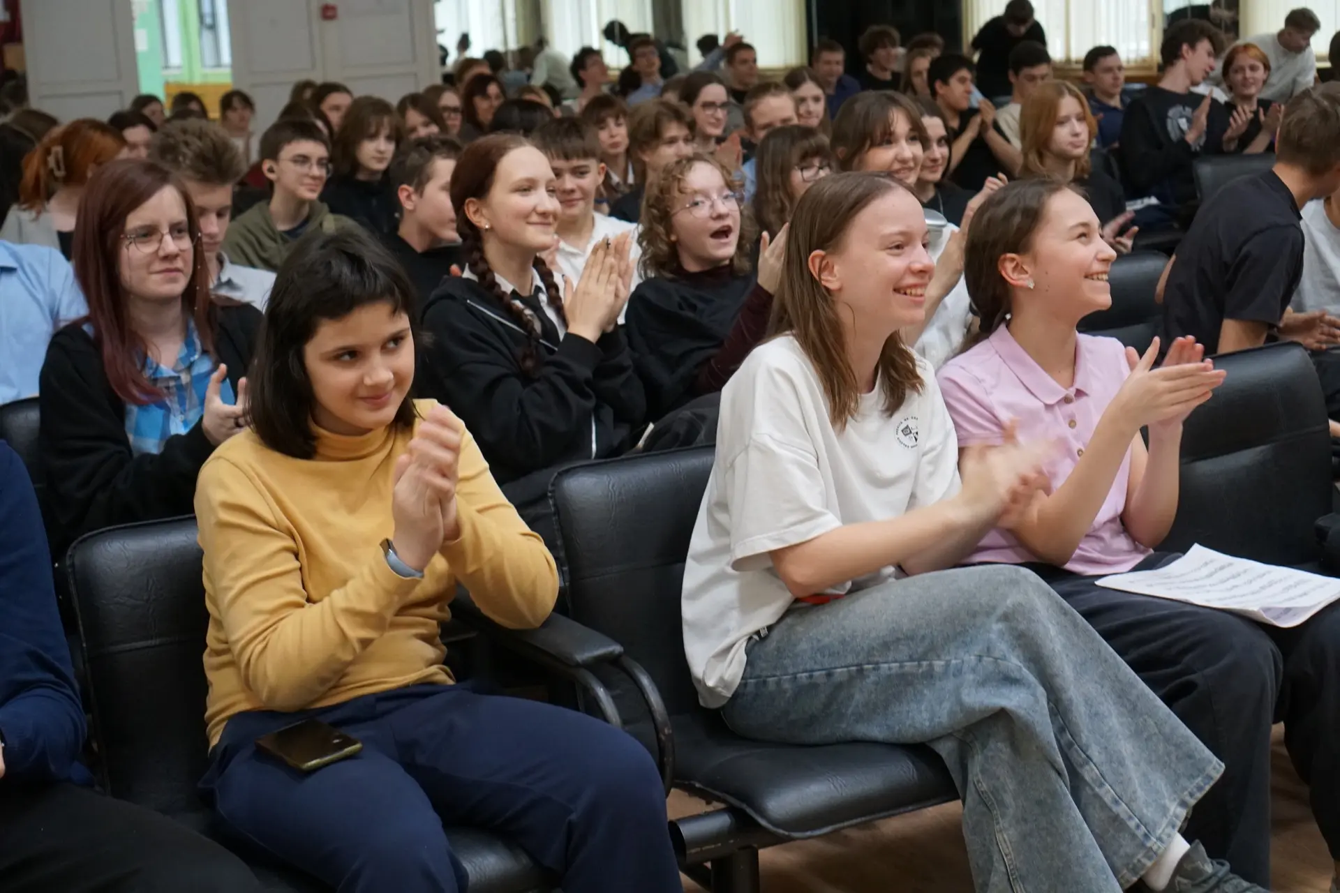 🎤 Фестиваль «Школьная весна» в Корпусе 1: место, где рождаются открытия  На прошлой неделе наша сцен