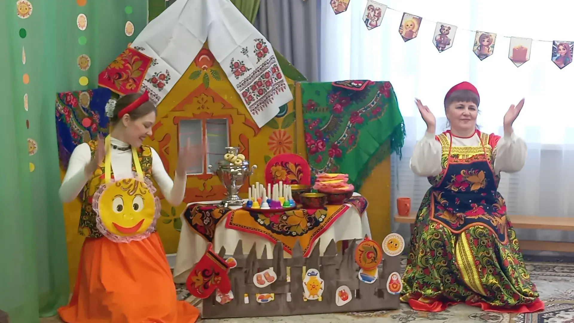 Как мы Масленицу встречали: наш малышник «Блиночки-лапоточки»!