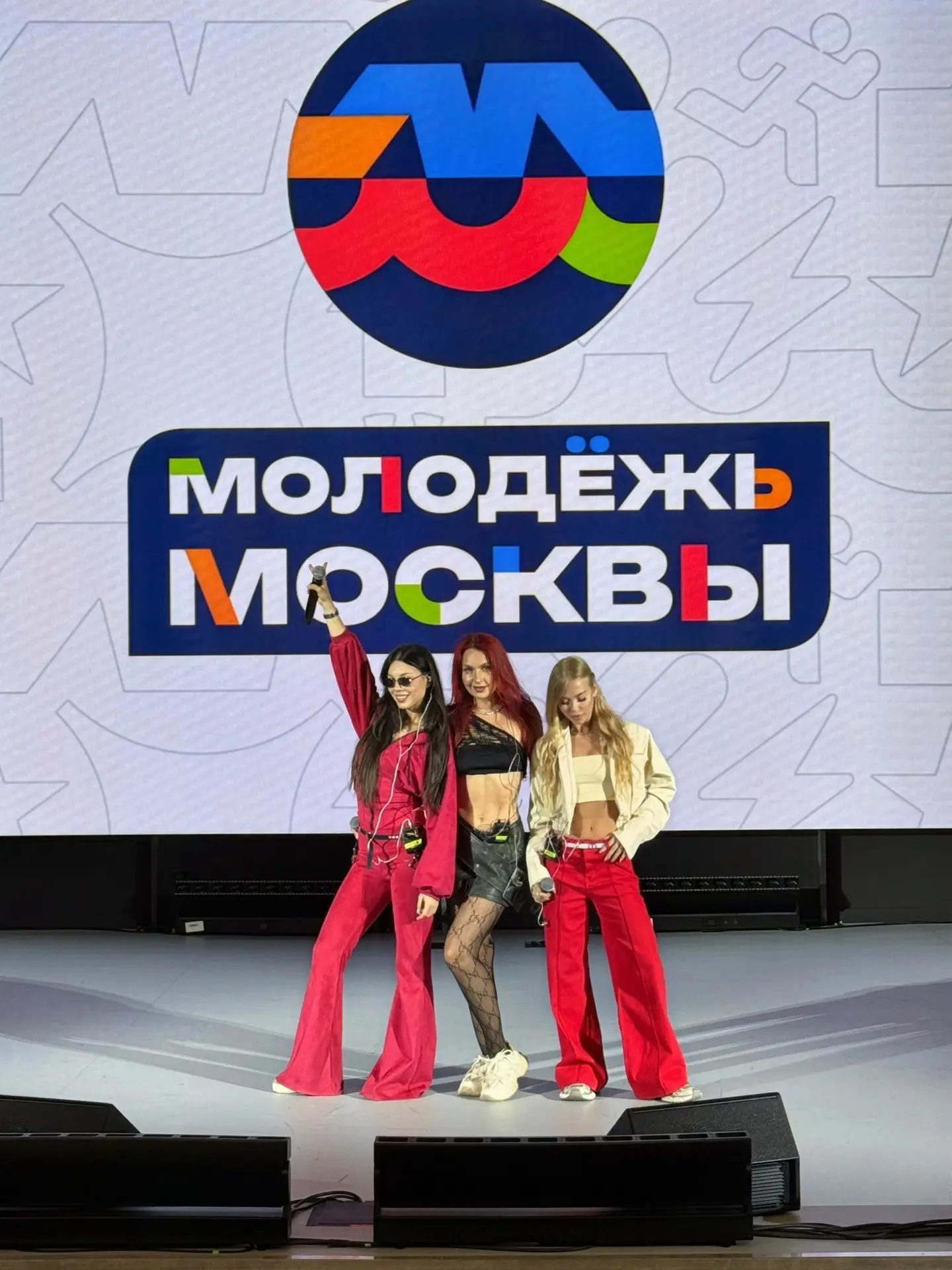 Это мы выступали на мероприятии в центре «Молодежь Москвы» 👯‍♀️
Каждый раз, там, где мы находимся -
