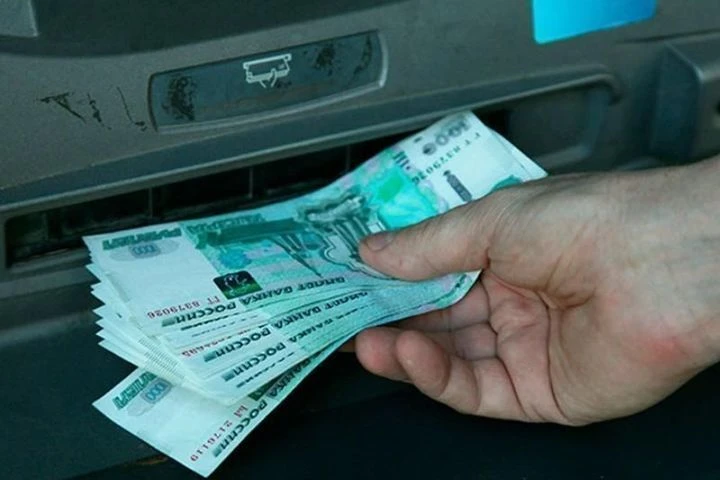 В сентябре нижегородцам выплатили долги по зарплате на 162 млн рублей.
