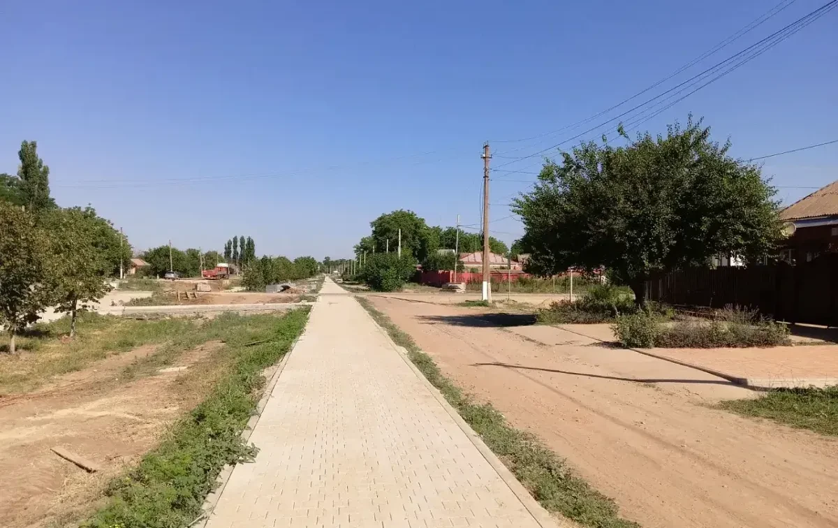 В станице Старощербиновской благоустраивают новую зону отдыха

В станице Старощербиновской продолжае