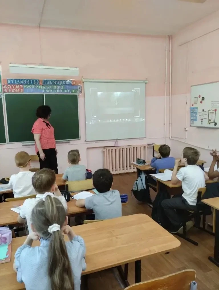 🚲 Внимание, дорогие ученики и родители! 🚲

Безопасность на велотранспорте 🚴‍♀️🚴‍♂️

🍀🌸Лето - в
