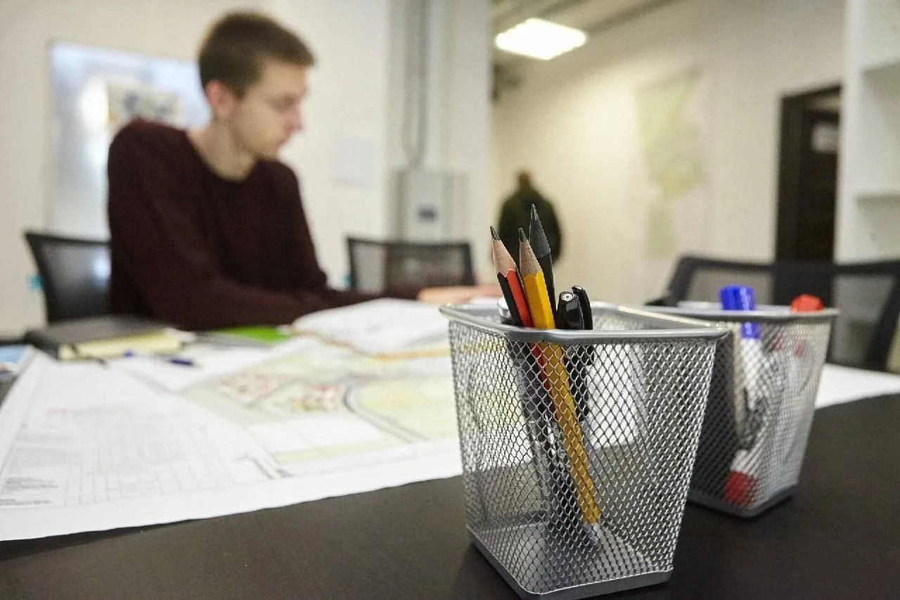 В Псковской области работу на лето получили 878 несовершеннолетних, что составляет 49% ...