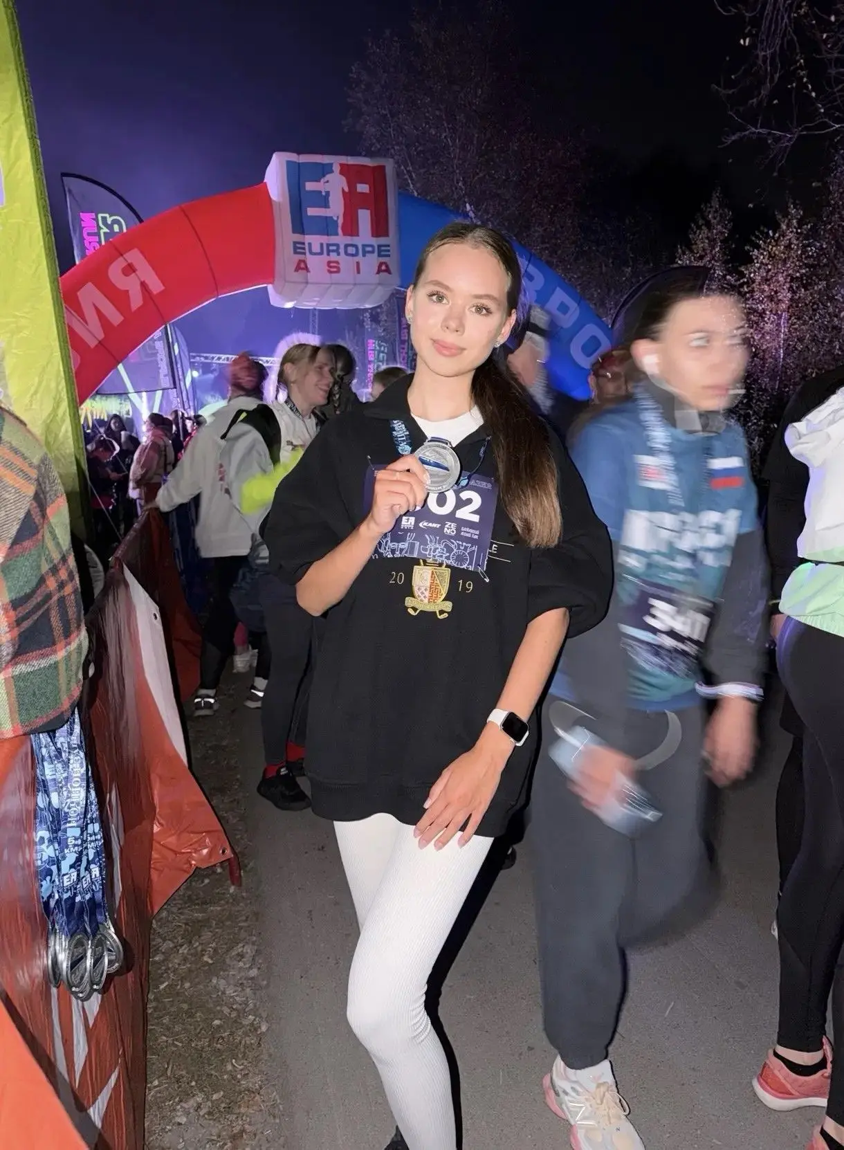 Среднеуральцы зажгли на ночном забеге в Екатеринбурге!