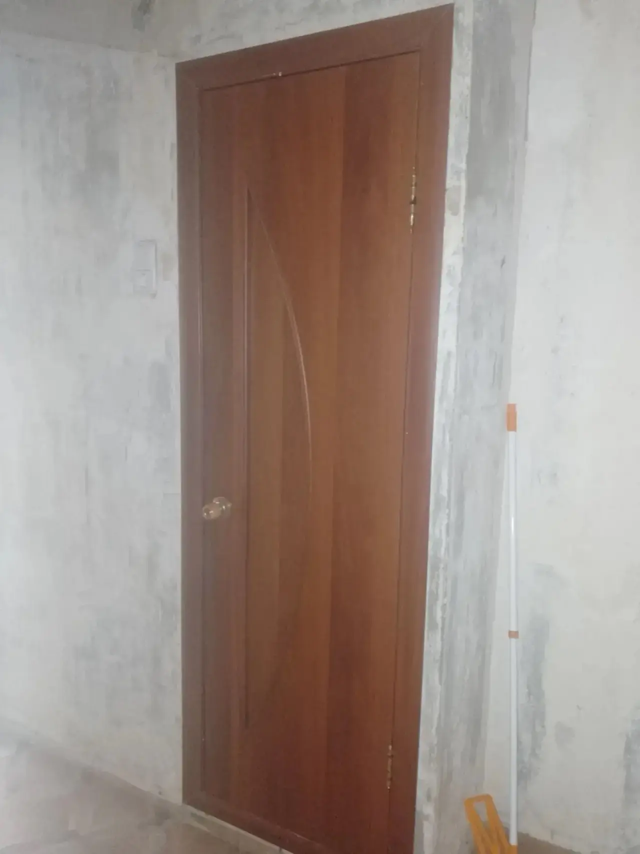 Отдам даром две двери, 80 и 60 см. Самовывоз