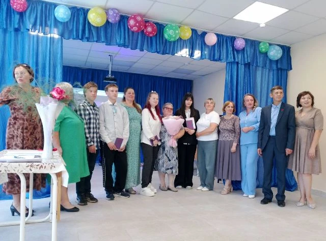 С праздником, выпускники👏👏👏