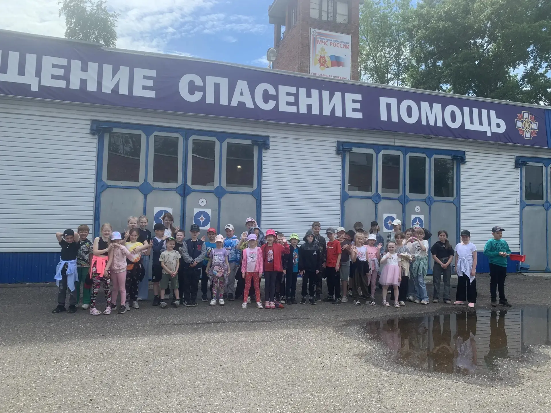 Шестой день в лагере: в гостях у пожарных — день, полный героизма и открытий! 🔥Сегодняшний день в л