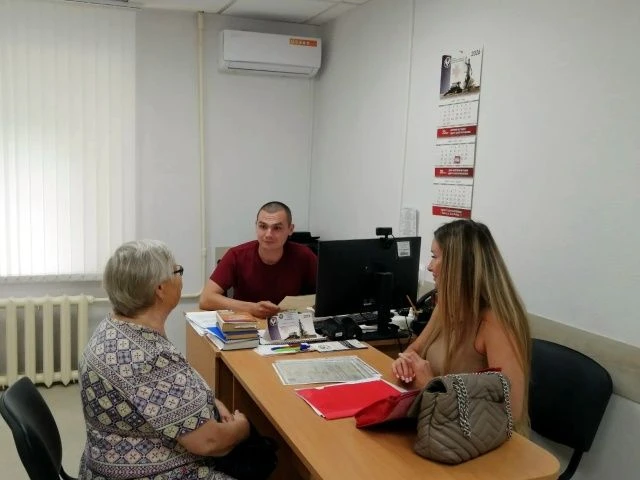 В Государственное юридическое бюро обратилась бабушка участника специальной военной операции, оставш