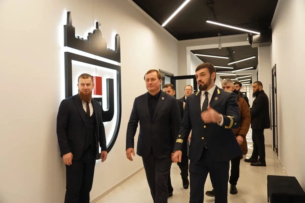 Делегация из Сургута посетила ГГНТУ