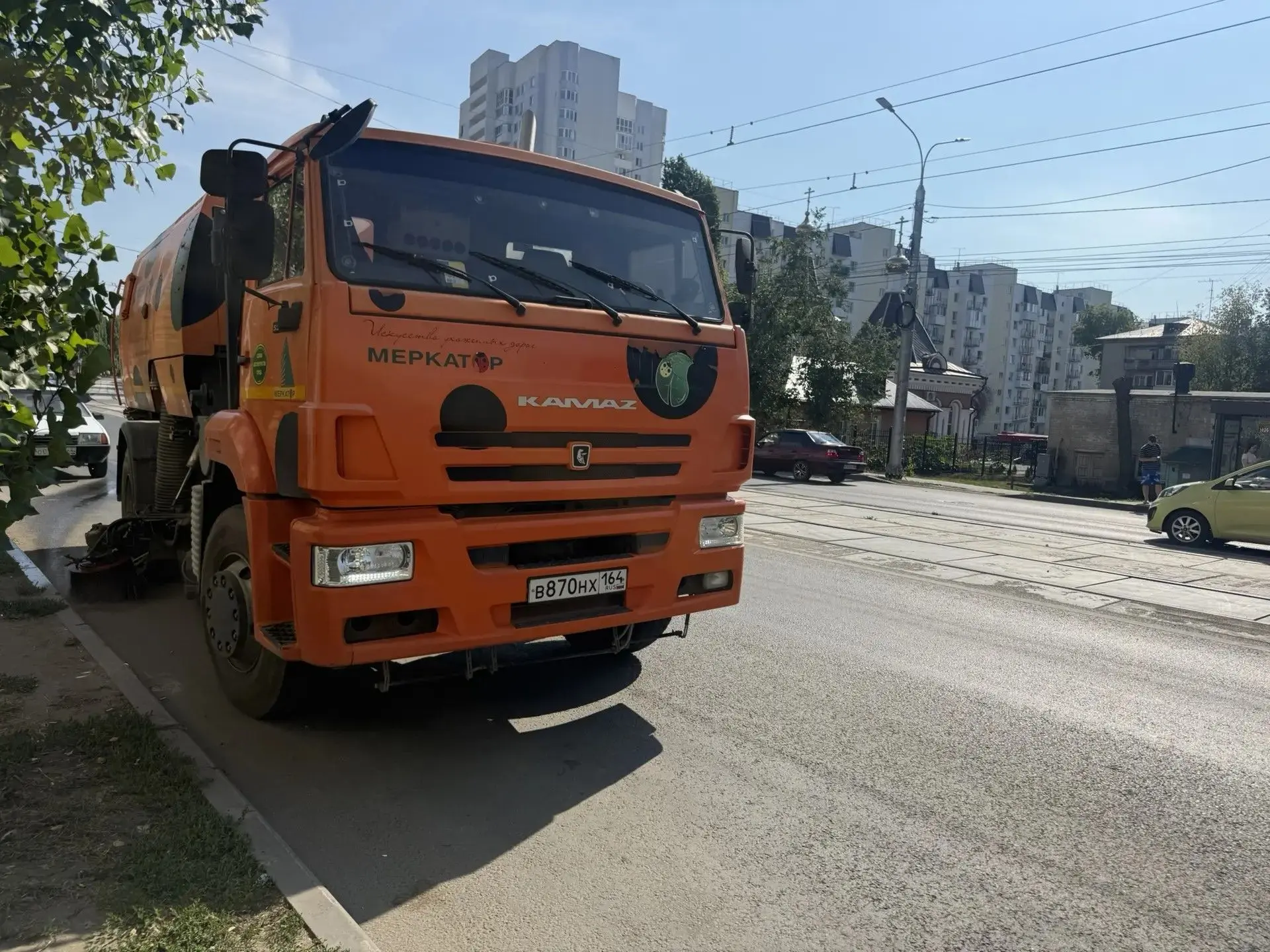 📌 Ежедневно коммунальной службой района проводятся работы по благоустройству

🚛 Механическое подме