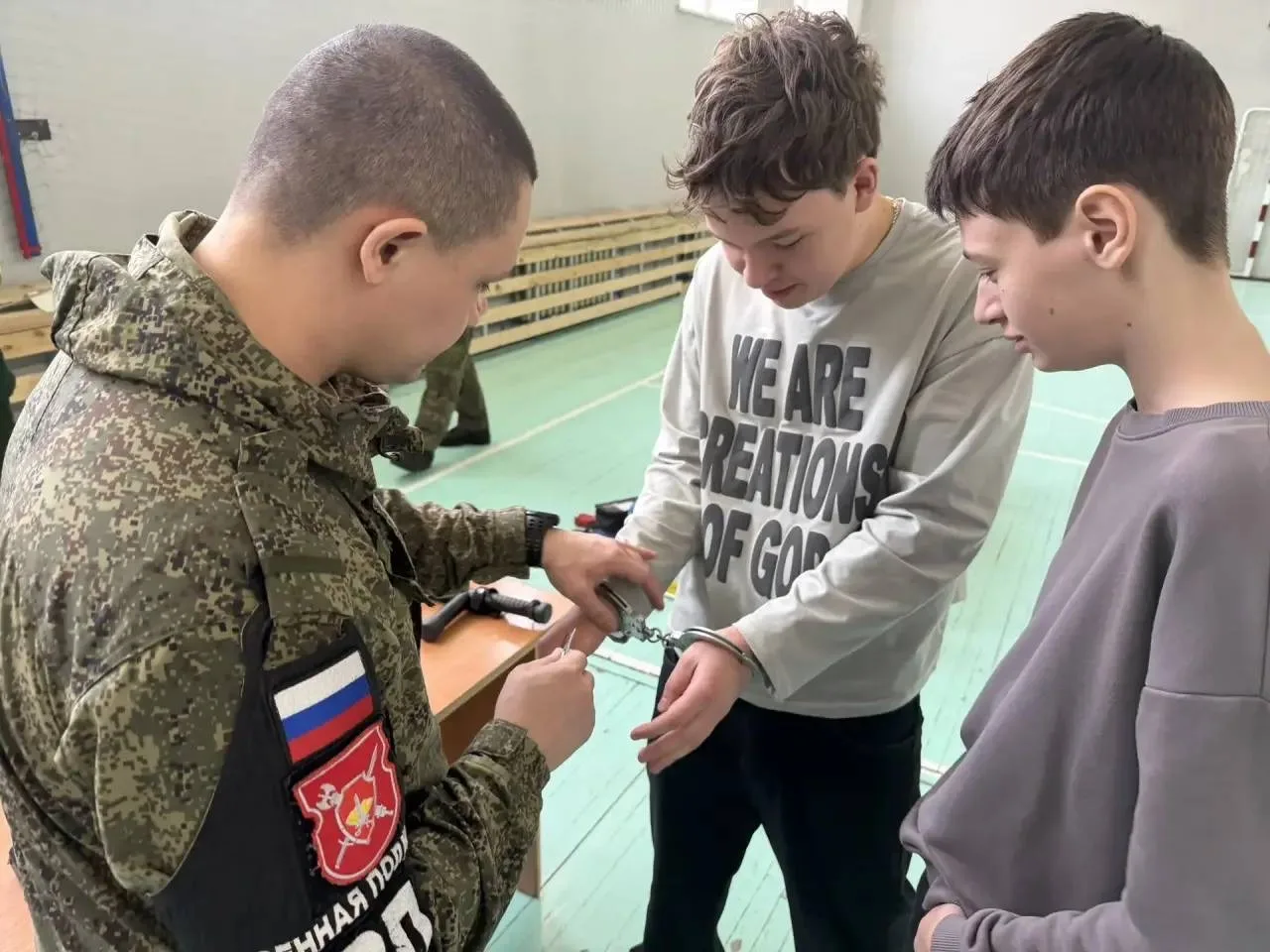 В преддверии Дня защитника Отечества в нашей школе прошёл особенный урок мужества. Инспекторы Военно