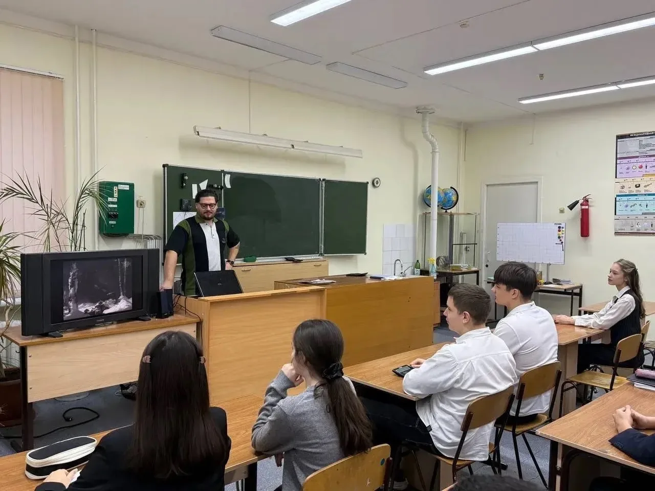 3 сентября в нашей школе прошли мероприятия, приуроченные ко Дню окончания Второй миров...