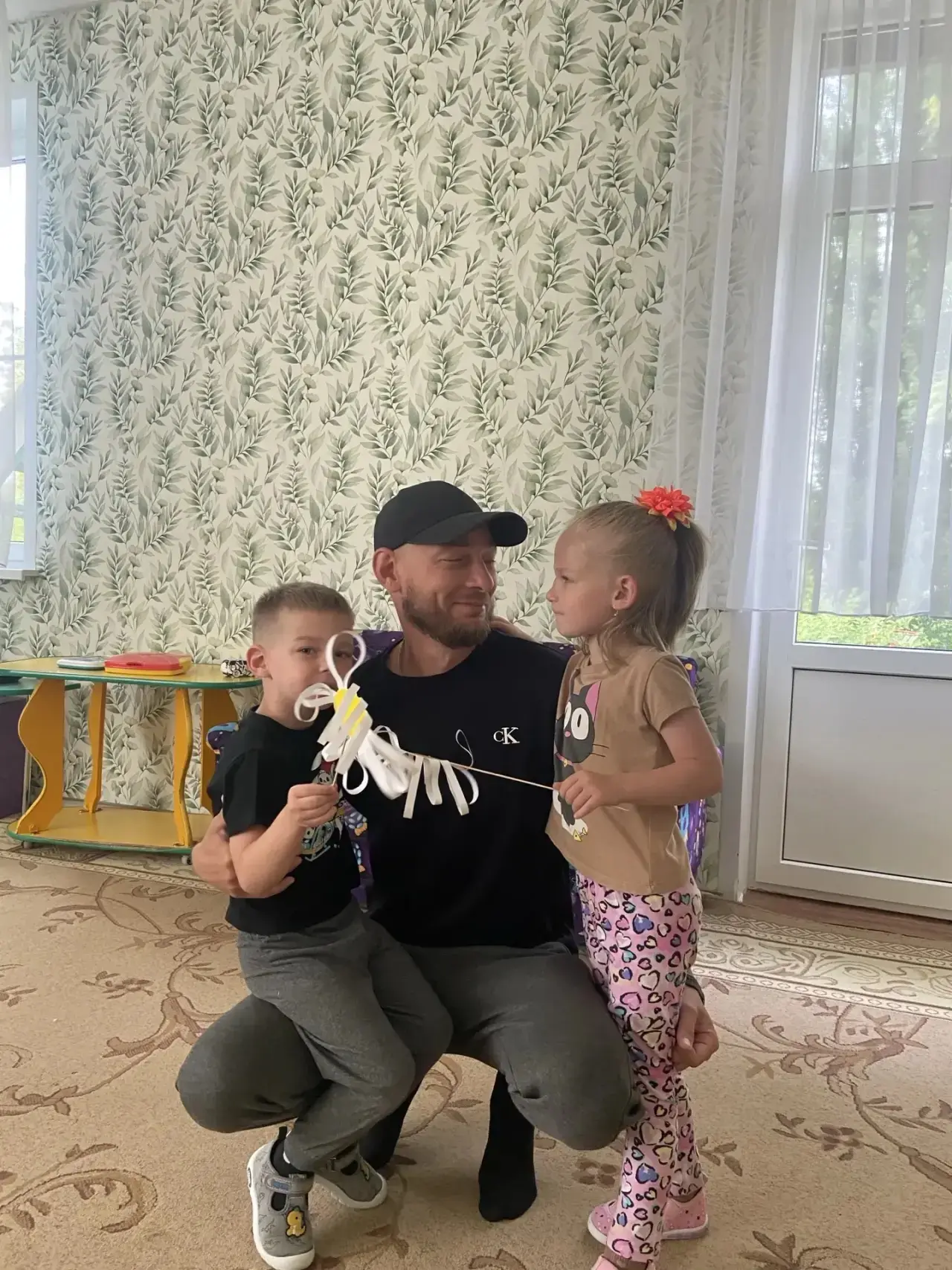 🌼 Маленькие «Затейники» поздравили с праздником!🌼

Сегодня наши ребята устроили настоящий праздник
