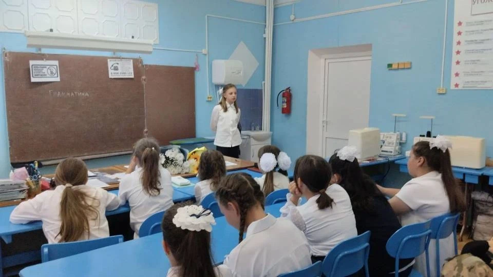 ❗В МБОУ СОШ села Лопатина День знаний стал поводом для важного разговора о дружбе и спл...