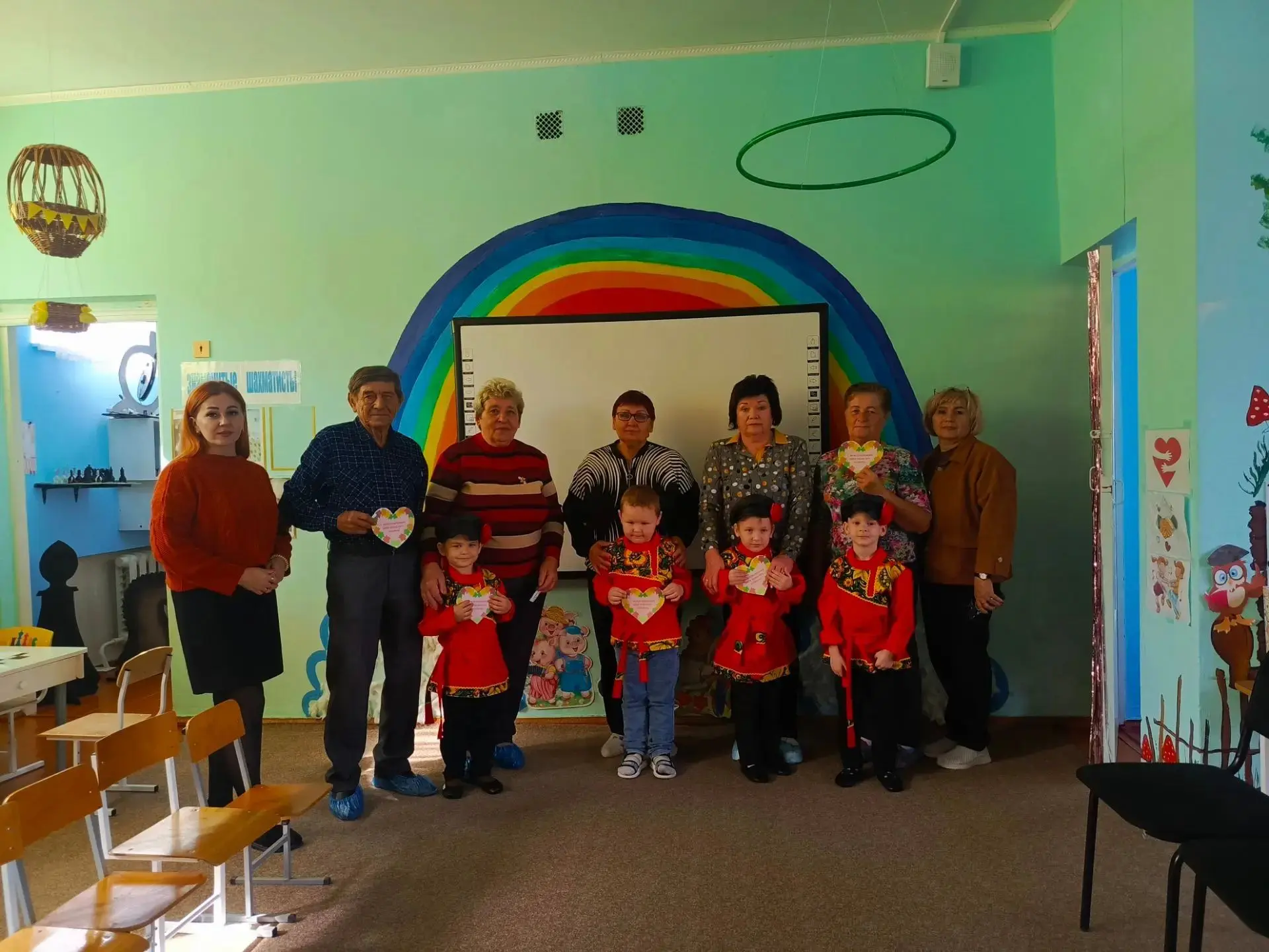 👵🏼👴🏼 Связь поколений: День пожилого человека в группе «Василёк»!