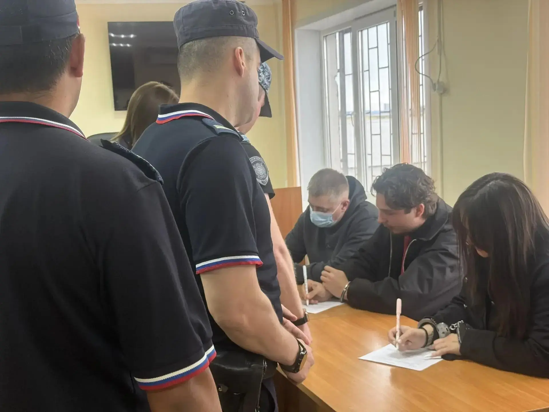 Владельцу и сотрудникам скандального ЛГБТ-клуба* огласили приговор 👀