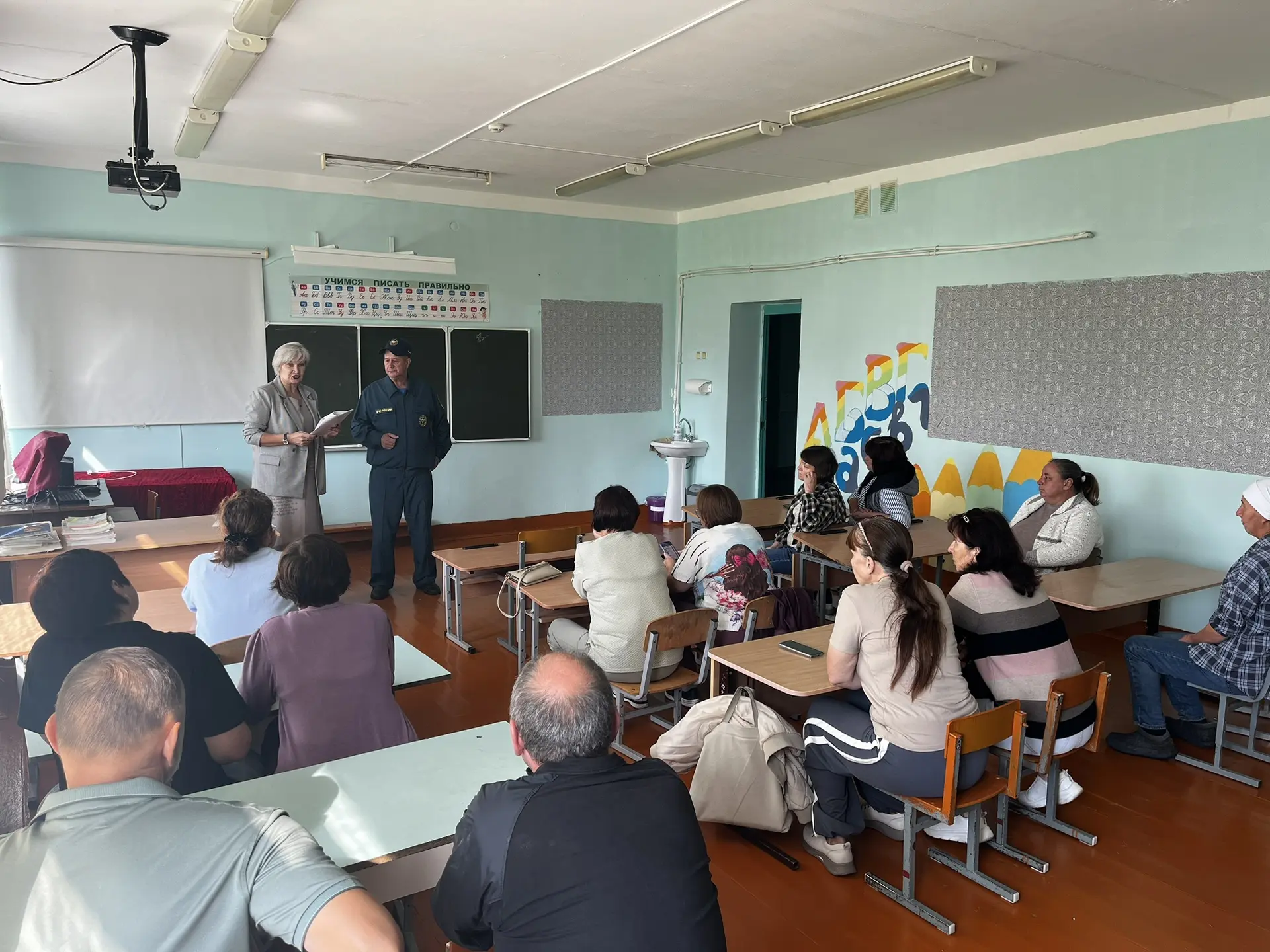 18.08.2026г. в МБОУ «Буинская СОШ» проводилось учение по действиям  персонала и обучающ...