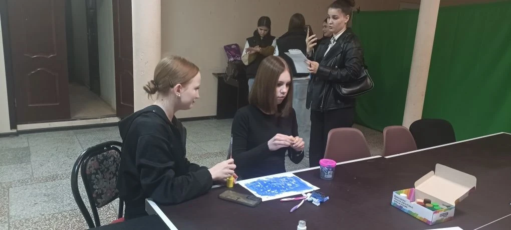 Кинолекторий «На благо Отечества»: отдали дань подвигам покорителей космоса!  🚀 Вчера на базе МКУ «М