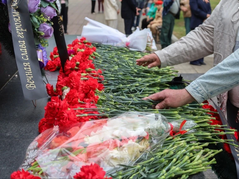 🇷🇺 В Корсакове прошло торжественное мероприятие, посвященное Дню Победы над милитарис...