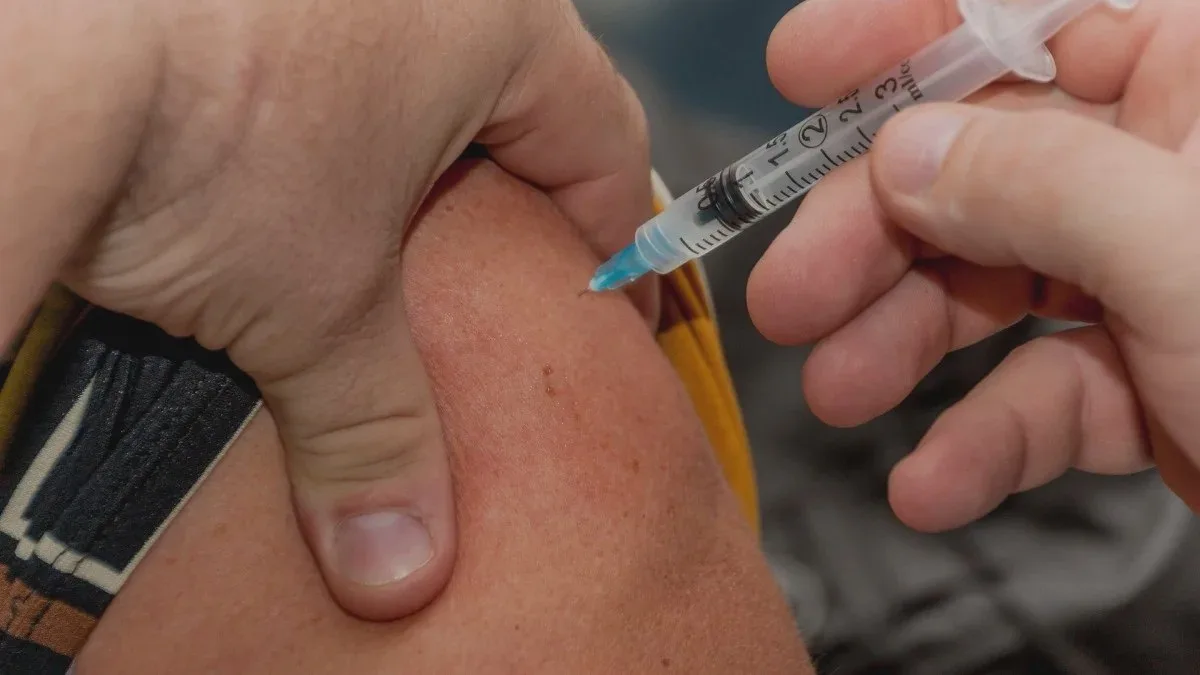 💉 В Кировскую область привезли первую партию вакцины от гриппа