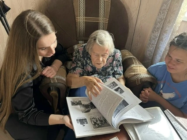 📖 В рамках Декады пожилых людей прошла акция «Листая страницы жизни»